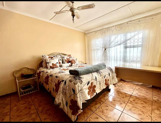 3 BEDROOM FREEHOLD FOR SALE IN MDANTSANE NU 17